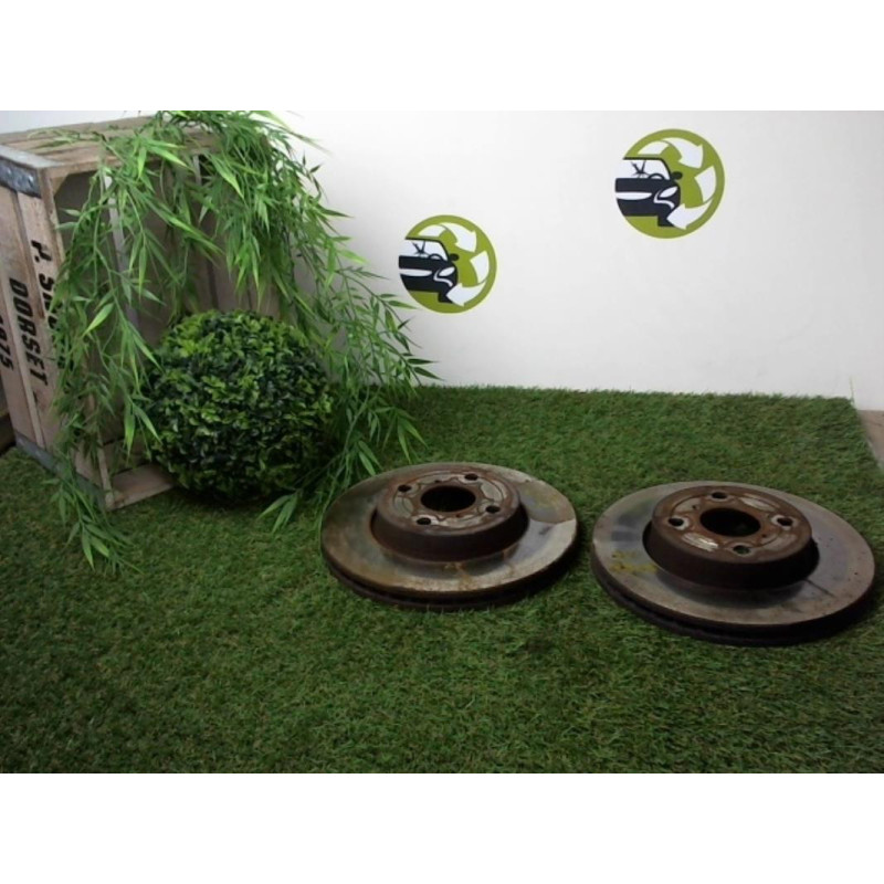 Paire de disques avant (freinage) TOYOTA YARIS 2 PHASE 1 d’occasion