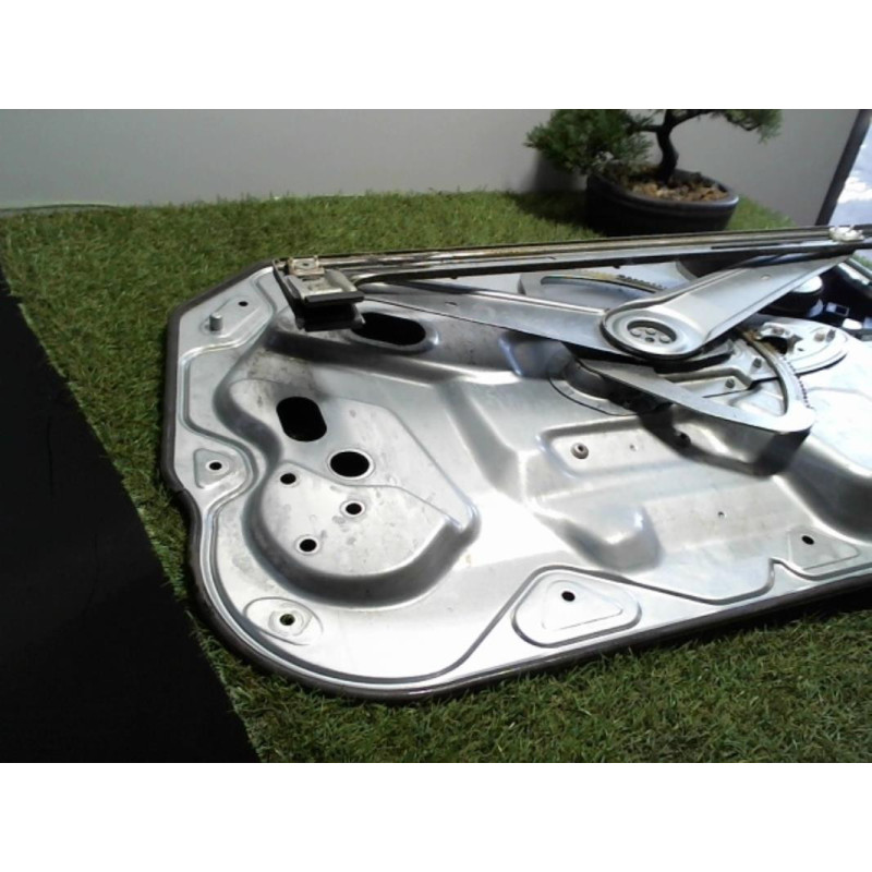 Leve vitre electrique avant gauche FORD FOCUS 2 PHASE 1 d’occasion
