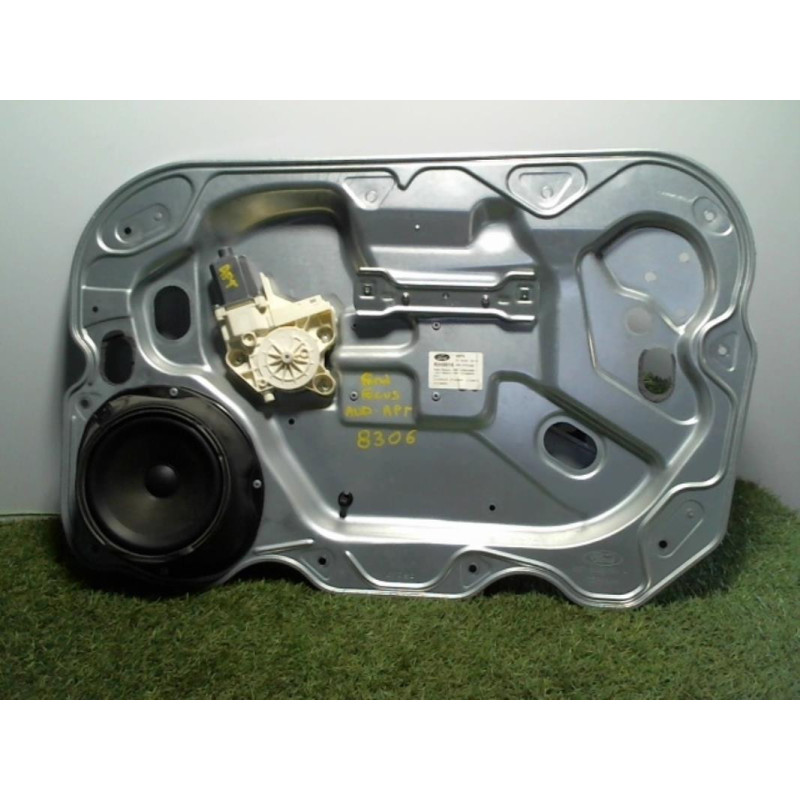 Leve vitre electrique avant droit FORD FOCUS 2 PHASE 1 d’occasion