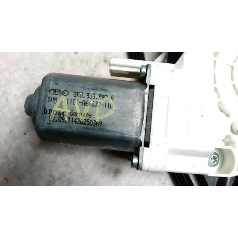 Leve vitre electrique avant droit AUDI A4 3 AVANT PHASE 1 BREAK d’occasion