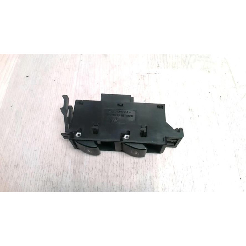 Interrupteur de leve vitre avant gauche BMW SERIE 3 E46 COUPE PHASE 2 d’occasion