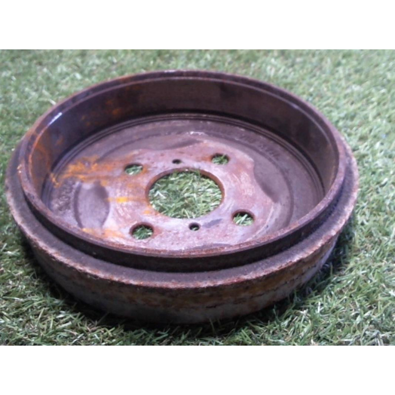 Tambour arriere droit TOYOTA YARIS 1 PHASE 2 d’occasion