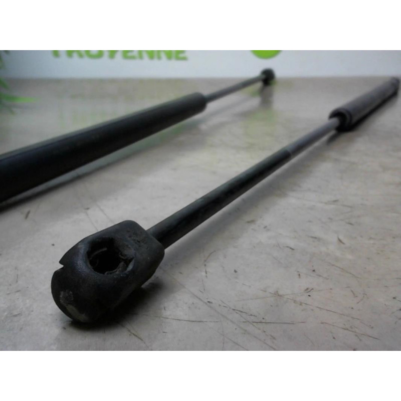 Verin de coffre FORD FIESTA 5 PHASE 1 d’occasion