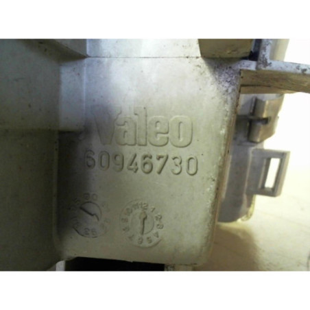 Optique avant principal droit (feux)(phare) RENAULT  d’occasion