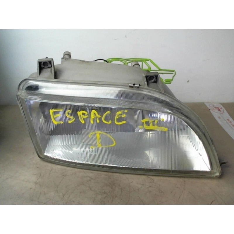 Optique avant principal droit (feux)(phare) RENAULT  d’occasion