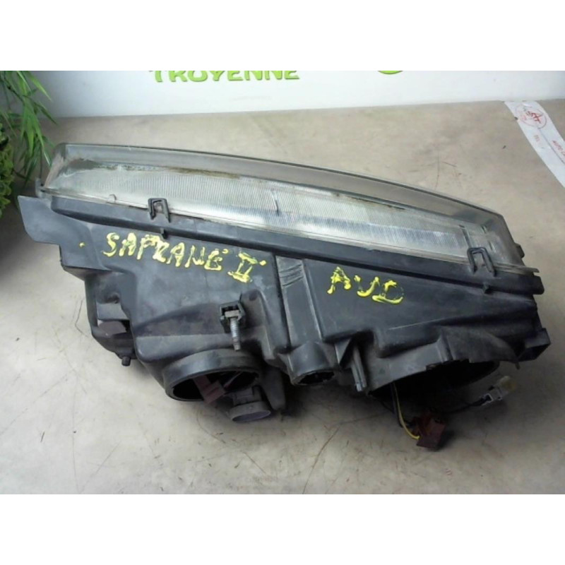 Optique avant principal droit (feux)(phare) RENAULT SAFRANE PHASE 2 d’occasion