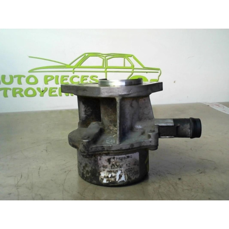 Pompe à vide RENAULT CLIO 2 PHASE 2 d’occasion