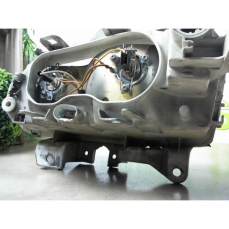 Optique avant principal droit (feux)(phare) RENAULT LAGUNA 1 PHASE 1 BREAK d’occasion