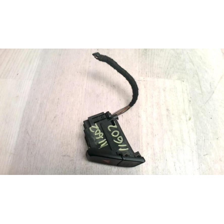 Bouton de warning AUDI A4 3 AVANT PHASE 1 BREAK d’occasion