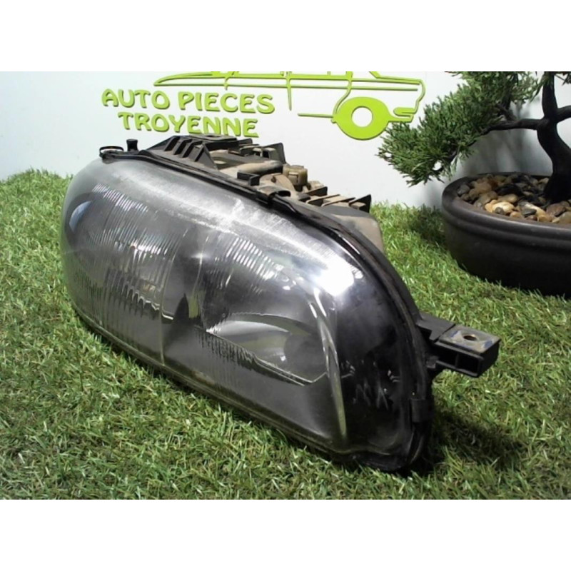 Optique avant principal droit (feux)(phare) FIAT BRAVA d’occasion