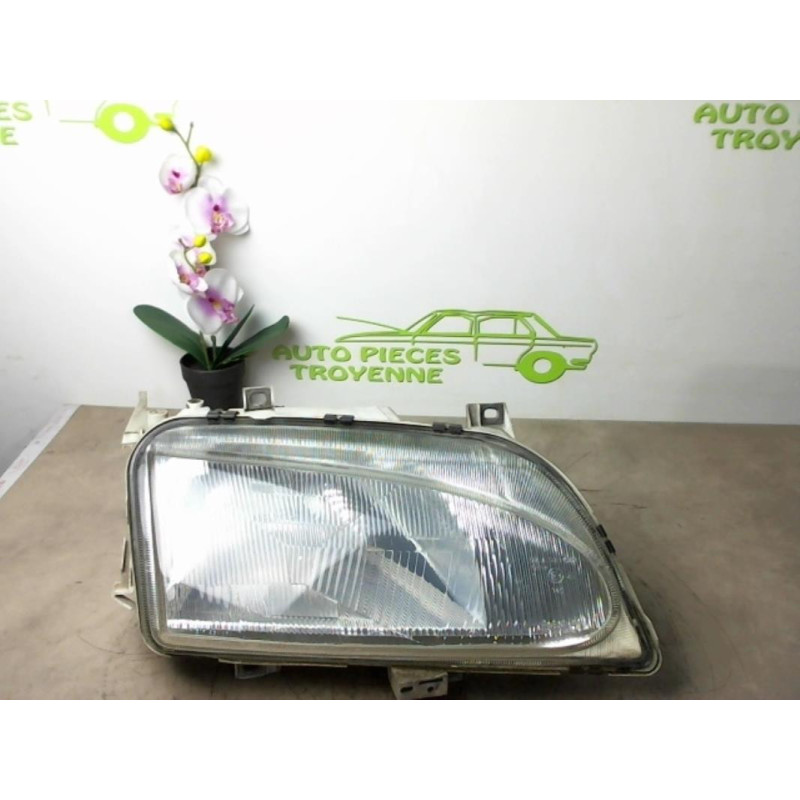 Optique avant principal droit (feux)(phare) VOLKSWAGEN SHARAN 1 PHASE 1 d’occasion