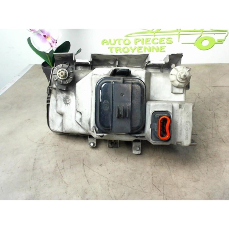 Optique avant principal droit (feux)(phare) VOLKSWAGEN POLO 3 PHASE 1 d’occasion