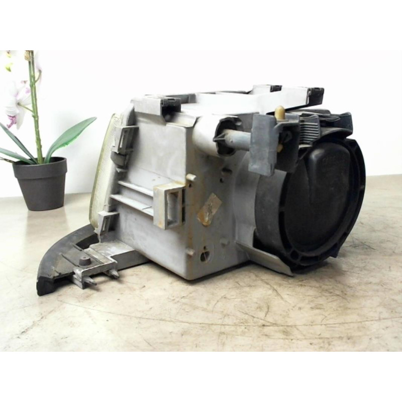 Optique avant principal gauche (feux)(phare) RENAULT CLIO 1 PHASE 1 d’occasion
