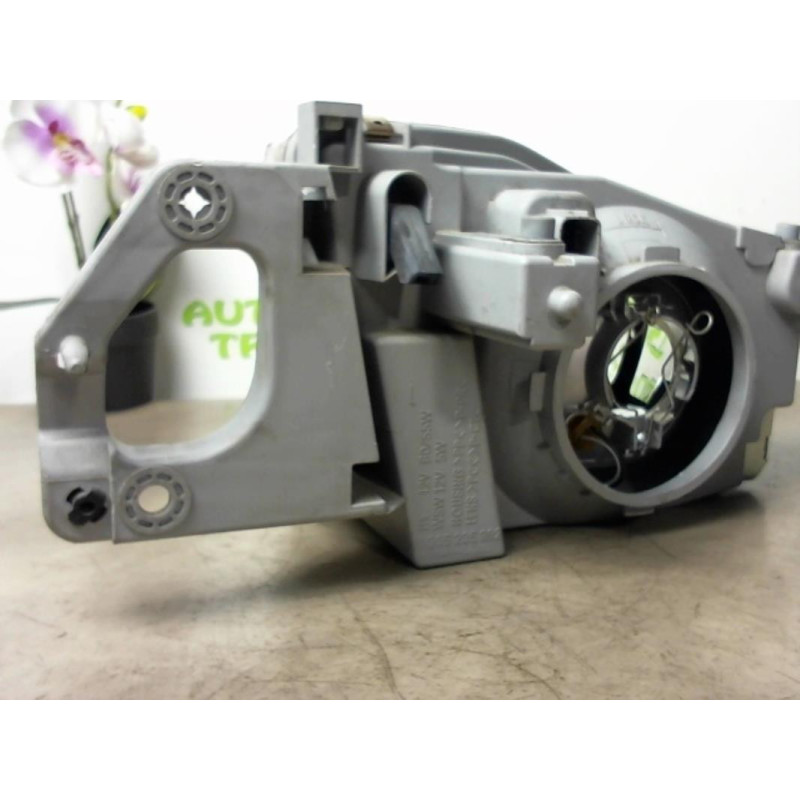 Optique avant principal gauche (feux)(phare) MAZDA  d’occasion