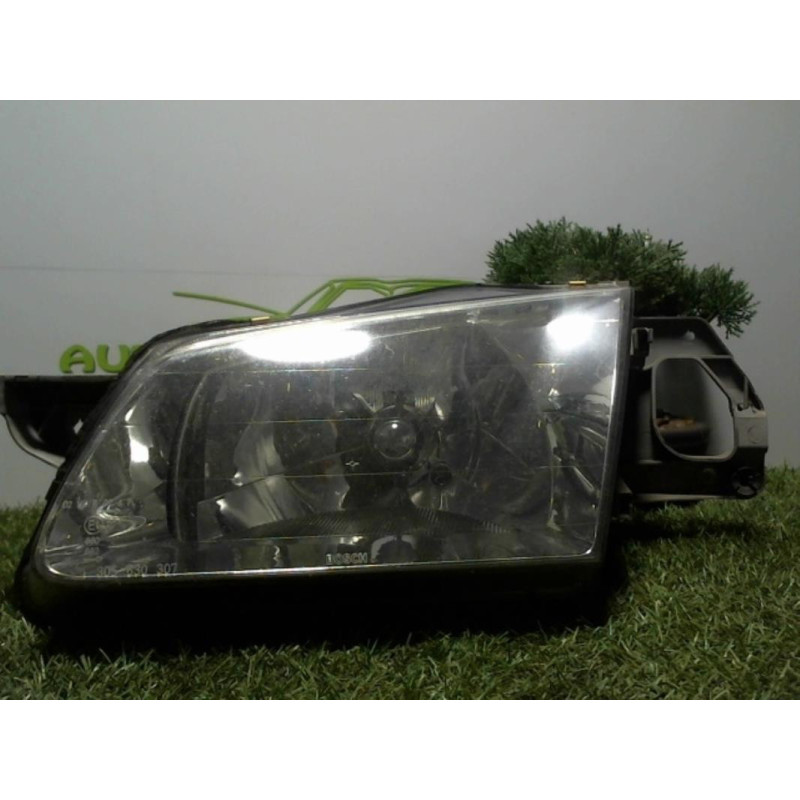 Optique avant principal gauche (feux)(phare) MAZDA 323 6 d’occasion