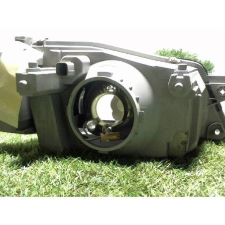Optique avant principal gauche (feux)(phare) MAZDA 323 6 d’occasion