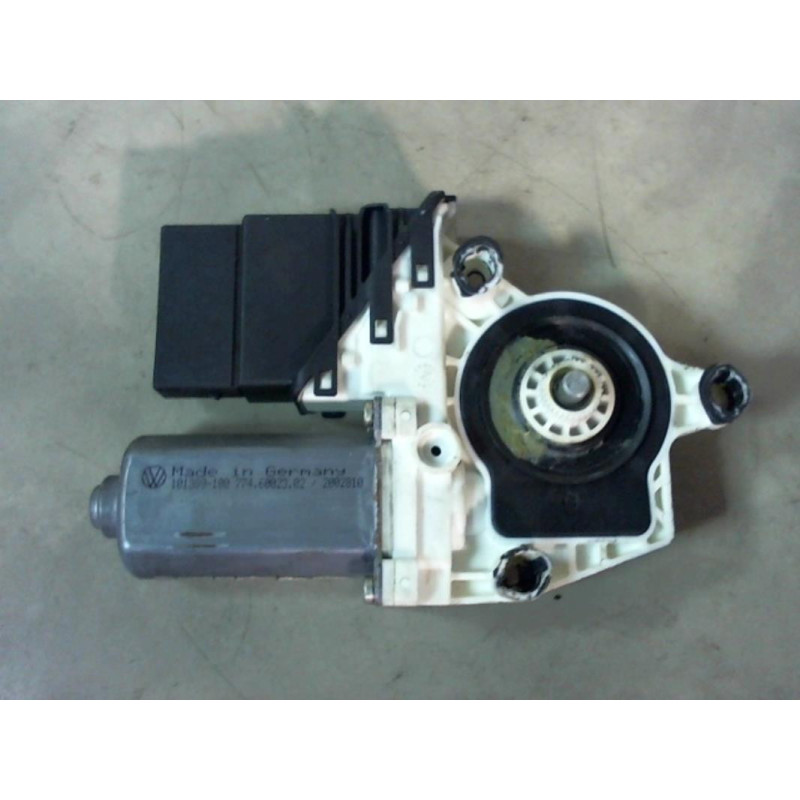 Moteur leve vitre arriere gauche VOLKSWAGEN GOLF 6 d’occasion