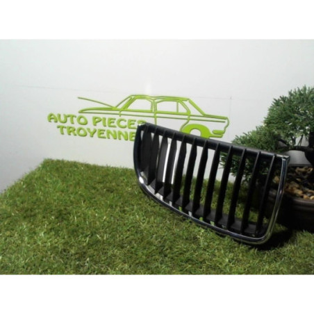 Calandre droite BMW SERIE 3 (E90) PHASE 1 d’occasion