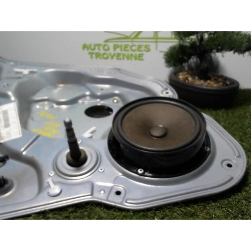 Leve vitre mecanique avant droit SEAT LEON 1 d’occasion