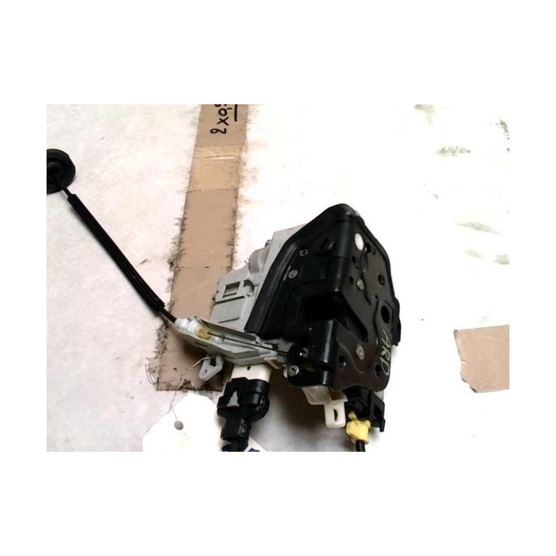 Serrure arriere droit AUDI A4 3 AVANT PHASE 1 BREAK d’occasion