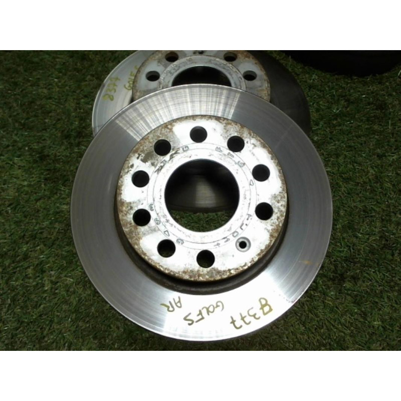 Paire de disques arriere (freinage) VOLKSWAGEN GOLF 5 d’occasion