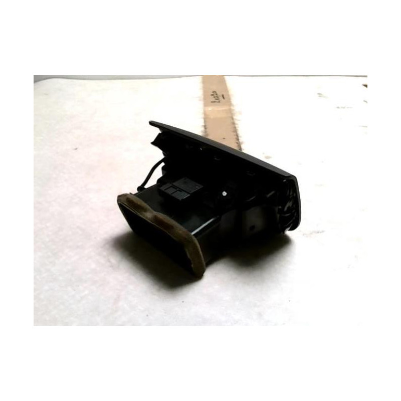 Aerateur tableau de bord AUDI A4 3 AVANT PHASE 1 BREAK d’occasion