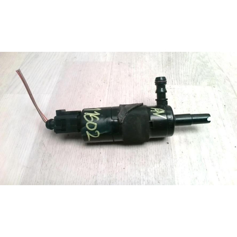 Pompe lave glace avant AUDI A4 3 AVANT PHASE 1 BREAK d’occasion