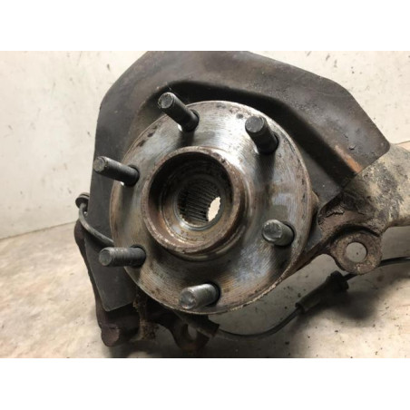 Fusee avant gauche NISSAN NAVARA 1 PHASE 1 d’occasion