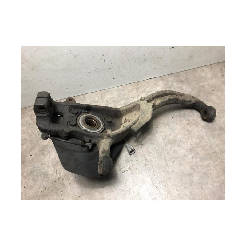 Fusee avant gauche NISSAN NAVARA 1 PHASE 1 d’occasion