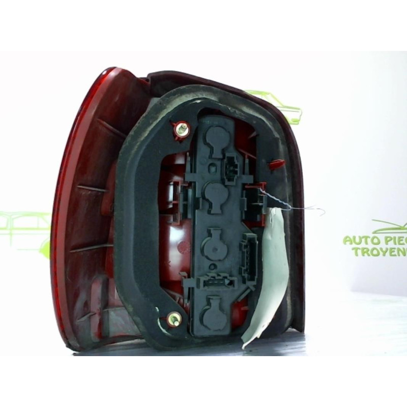Feu arriere principal droit (feux) VOLKSWAGEN POLO 3 PHASE 2 d’occasion