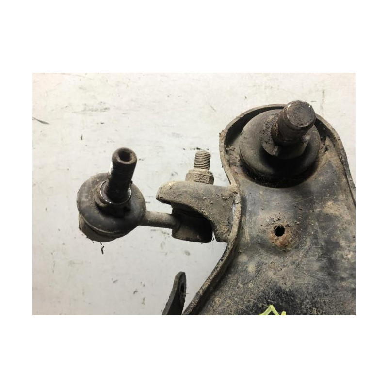 Triangle inferieur avant gauche NISSAN NAVARA 1 PHASE 1 d’occasion