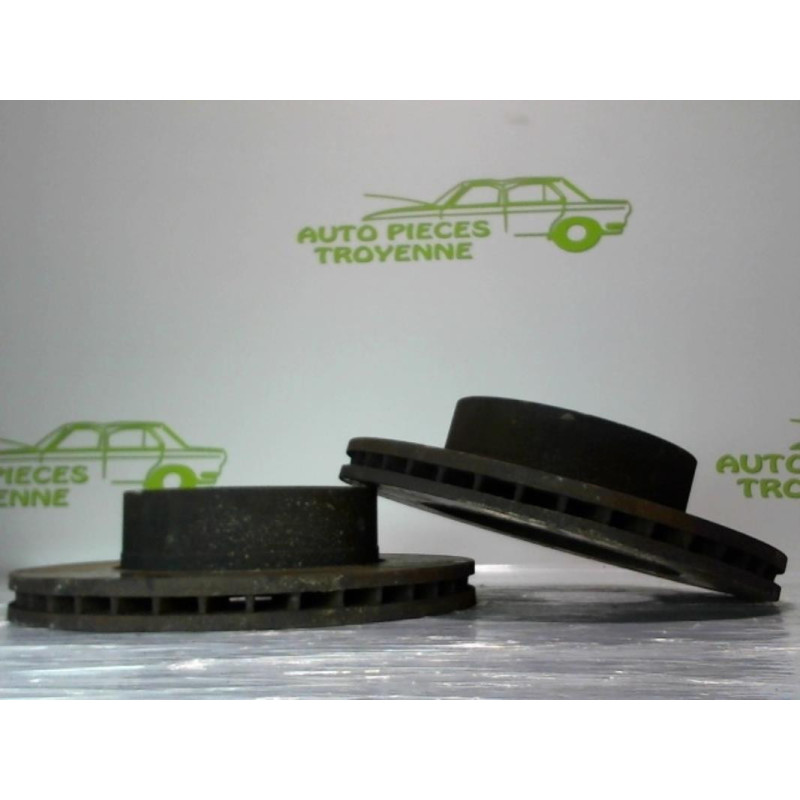 Paire de disques avant (freinage) RENAULT MASTER 2 PHASE 2 d’occasion