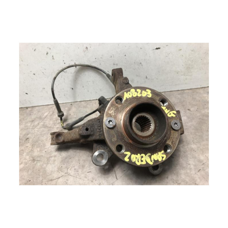 Fusee avant gauche DACIA SANDERO 2 PHASE 1 d’occasion