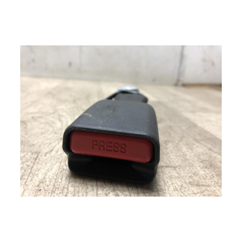 Attache ceinture arriere gauche PEUGEOT 108 d’occasion