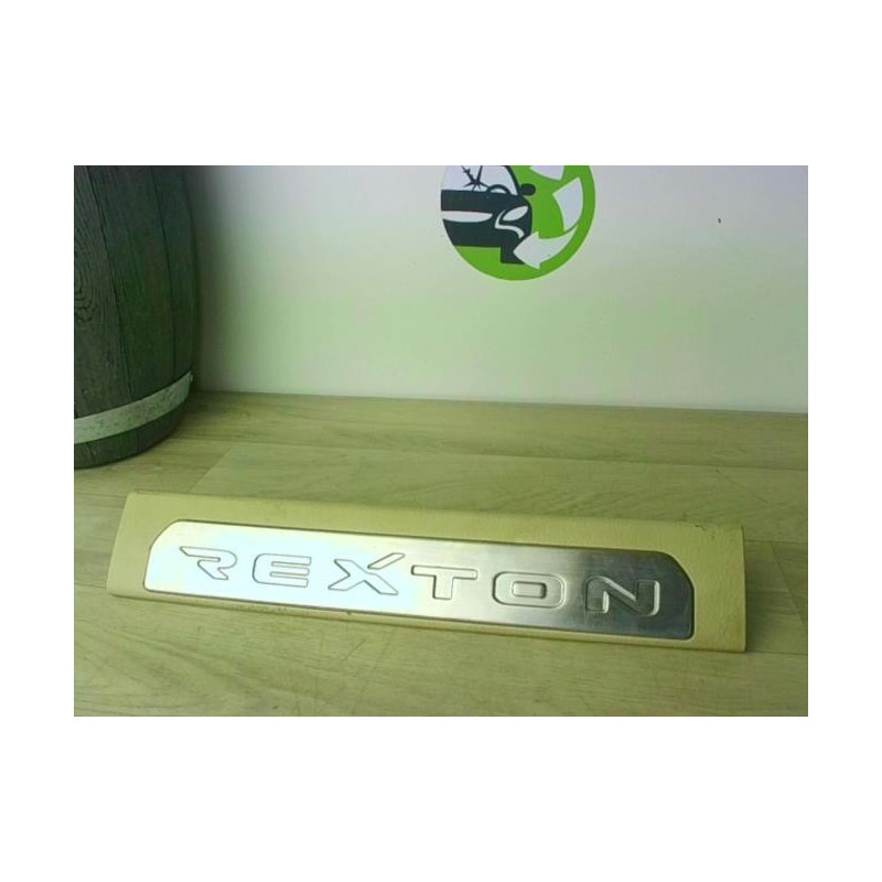 Garniture porte arriere gauche SSANGYONG REXTON 1 PHASE 2 d’occasion