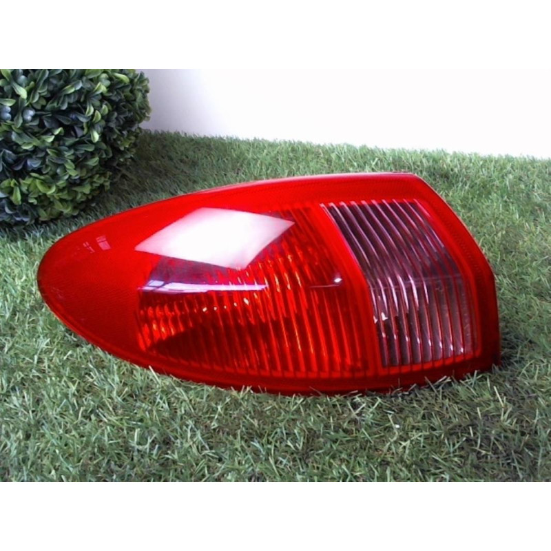Feu arriere principal gauche (feux) ALFA ROMEO 147 PHASE 1 d’occasion