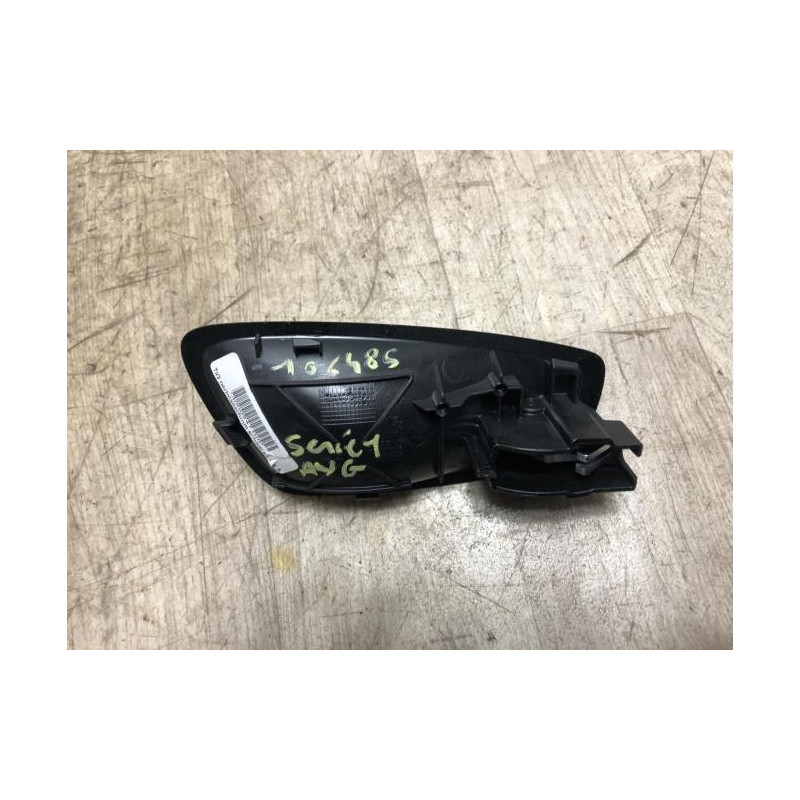 Poignee interieur avant gauche BMW SERIE 1 E87 PHASE 2 d’occasion