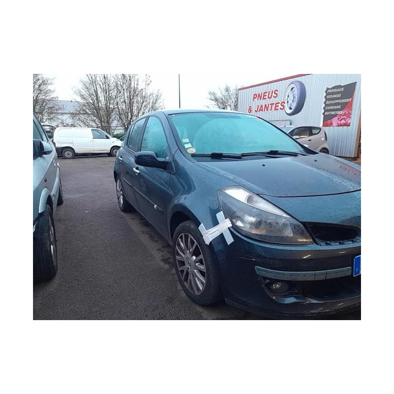 Feu arriere principal droit (feux) RENAULT CLIO 3 PHASE 1 d’occasion