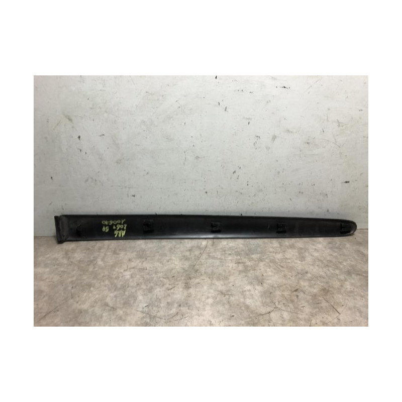 Baguette de porte arriere gauche  PEUGEOT 206+ d’occasion