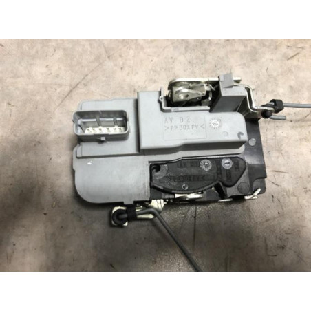 Serrure avant droit PEUGEOT 206+ d’occasion