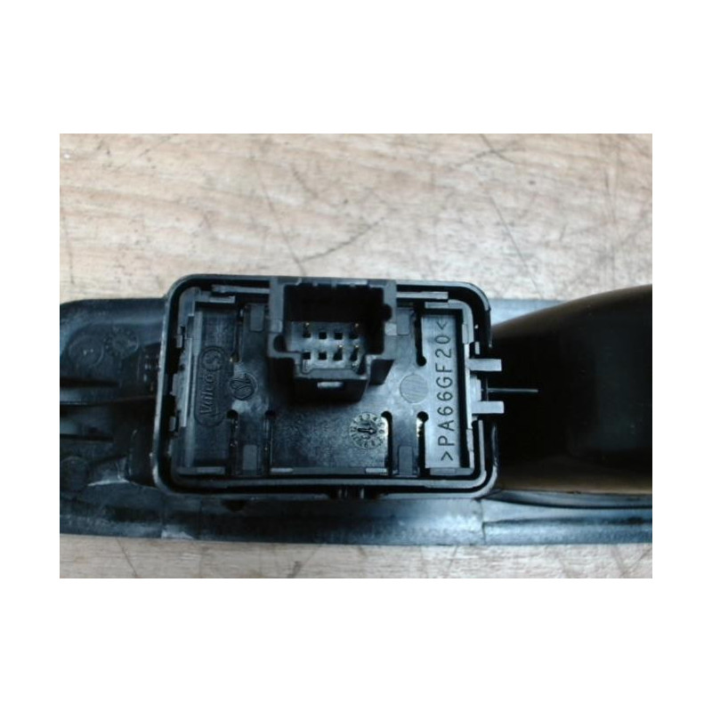 Interrupteur de leve vitre arriere gauche RENAULT SCENIC 3 PHASE 3 d’occasion