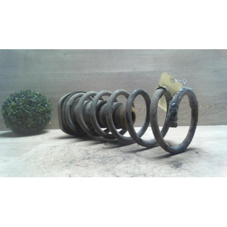 Ressort de suspension arriere droit FORD MONDEO 3 PHASE 1 BREAK d’occasion