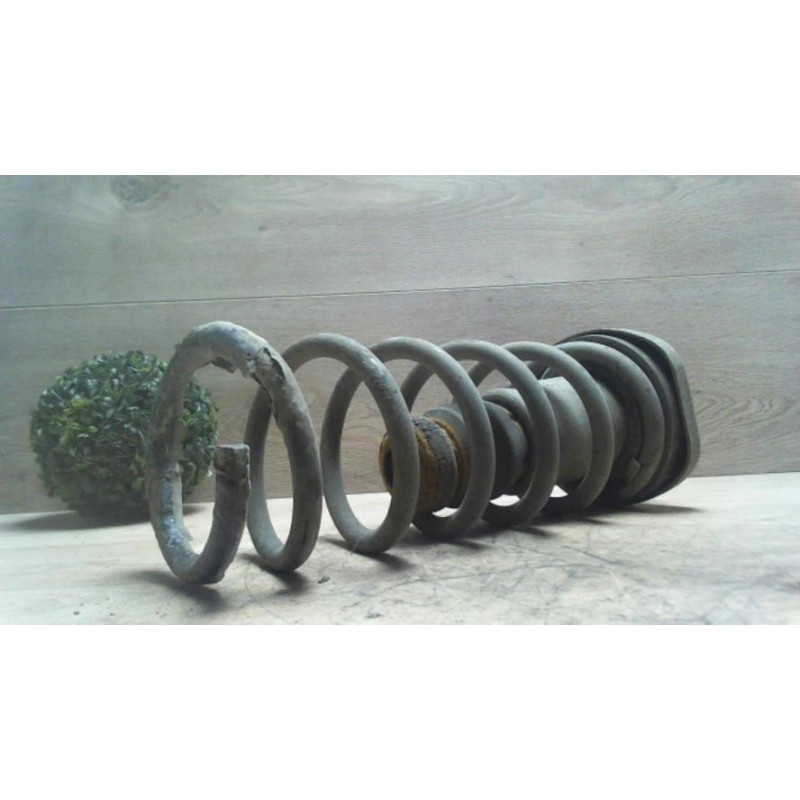 Ressort de suspension arriere gauche FORD MONDEO 3 PHASE 1 BREAK d’occasion