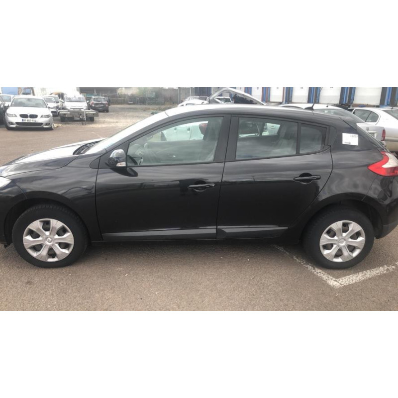 Support de pare chocs avant RENAULT MEGANE 3 PHASE 1 d’occasion