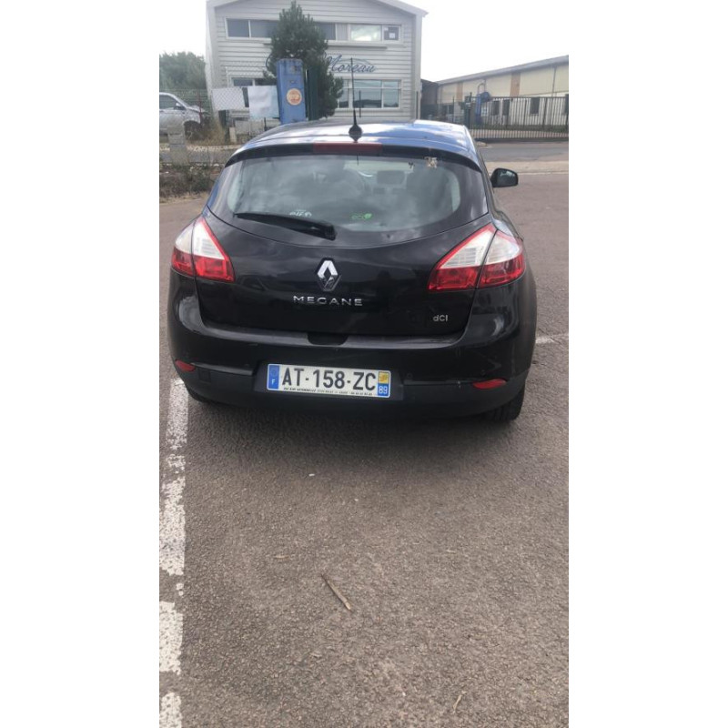 Support de pare chocs avant RENAULT MEGANE 3 PHASE 1 d’occasion