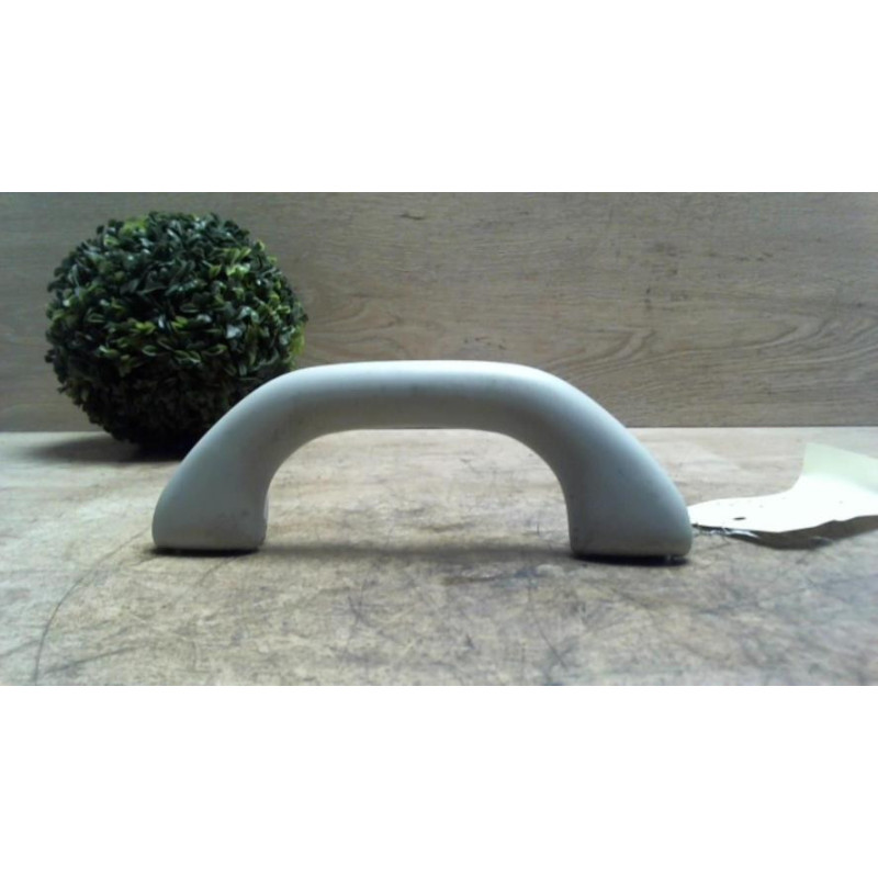 Poignee de maintien avant gauche VOLKSWAGEN CADDY 3 PHASE 2 d’occasion
