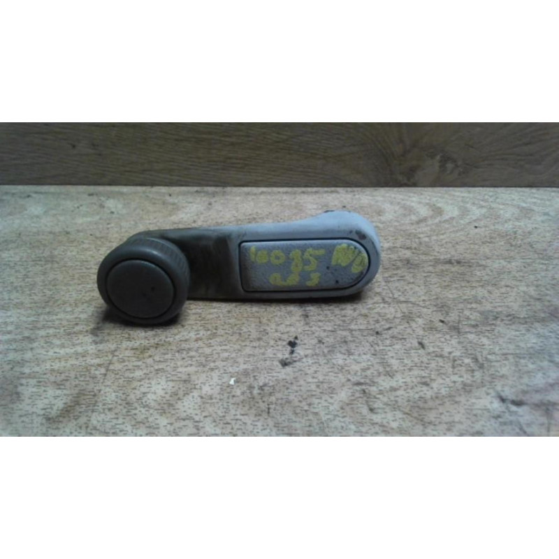 Manivelle de leve vitre PEUGEOT 205 PHASE 2 d’occasion