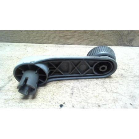 Manivelle de leve vitre PEUGEOT 205 PHASE 2 d’occasion