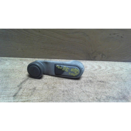 Manivelle de leve vitre PEUGEOT 205 PHASE 2 d’occasion