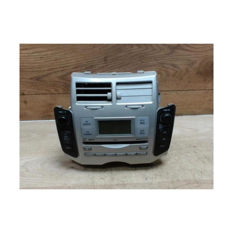 Autoradio d'origine TOYOTA YARIS 2 PHASE 1 d’occasion